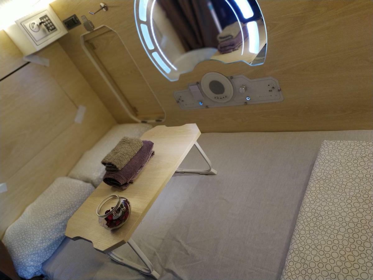 Capsule hotel Snooze