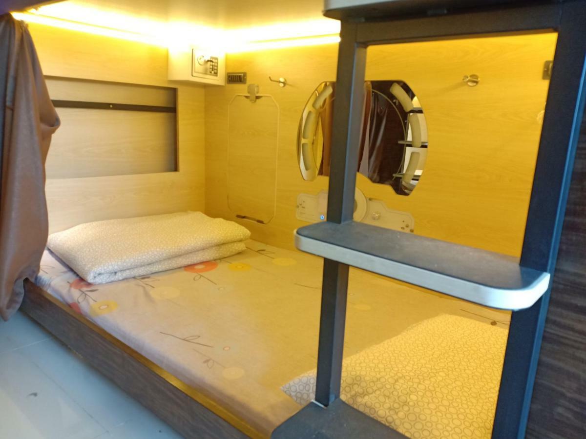 Capsule hotel Snooze Hong Kong